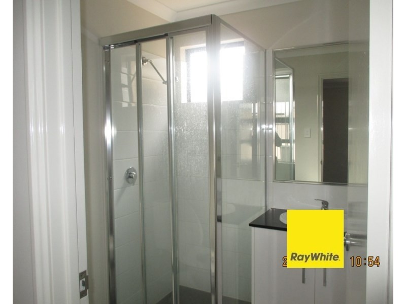 12/99 Lowanna Way, Armadale WA 6112