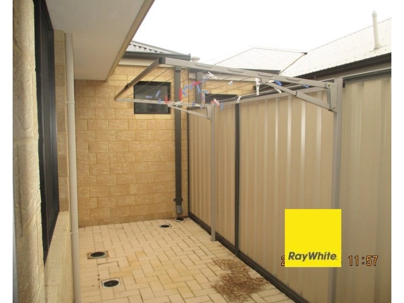 12/99 Lowanna Way, Armadale WA 6112