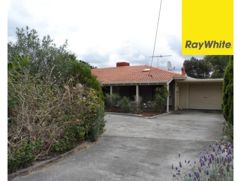 10 Harlow Street, Camillo WA 6111