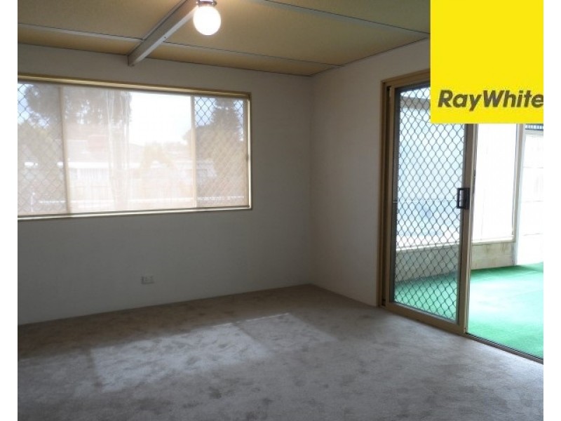 10 Harlow Street, Camillo WA 6111