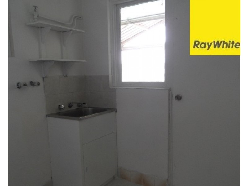 10 Harlow Street, Camillo WA 6111