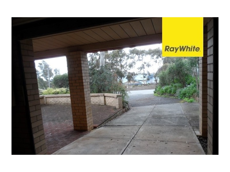 28 Wandoo Street, Mount Nasura WA 6112