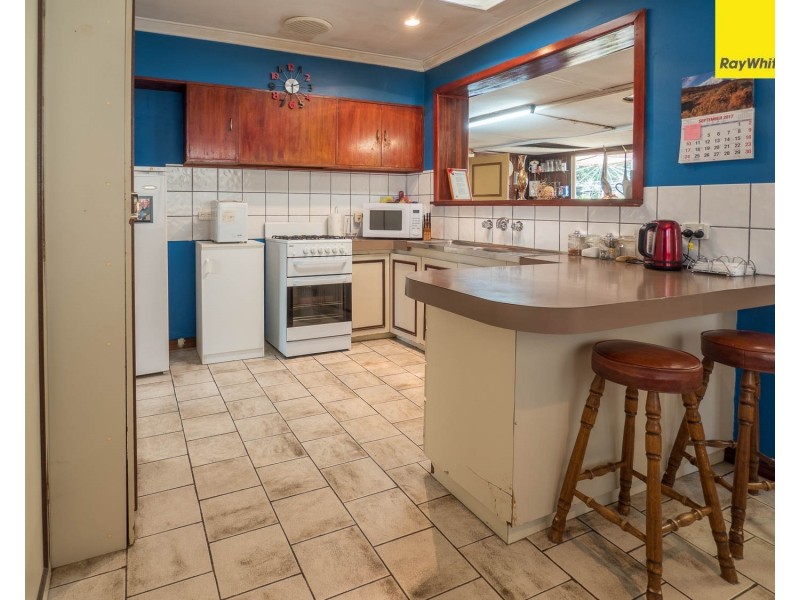 24 Fremantle Road, Gosnells WA 6110