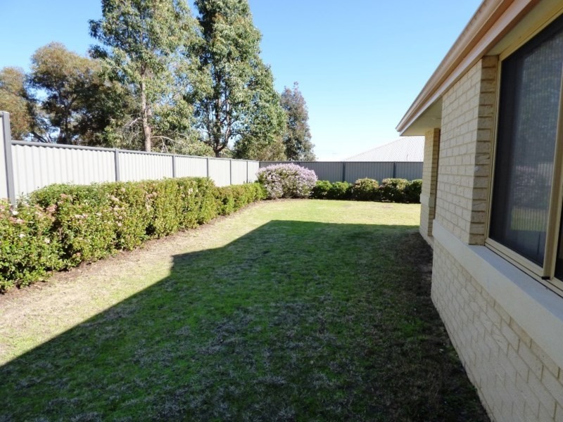 4 Bofors Lane, Byford WA 6122