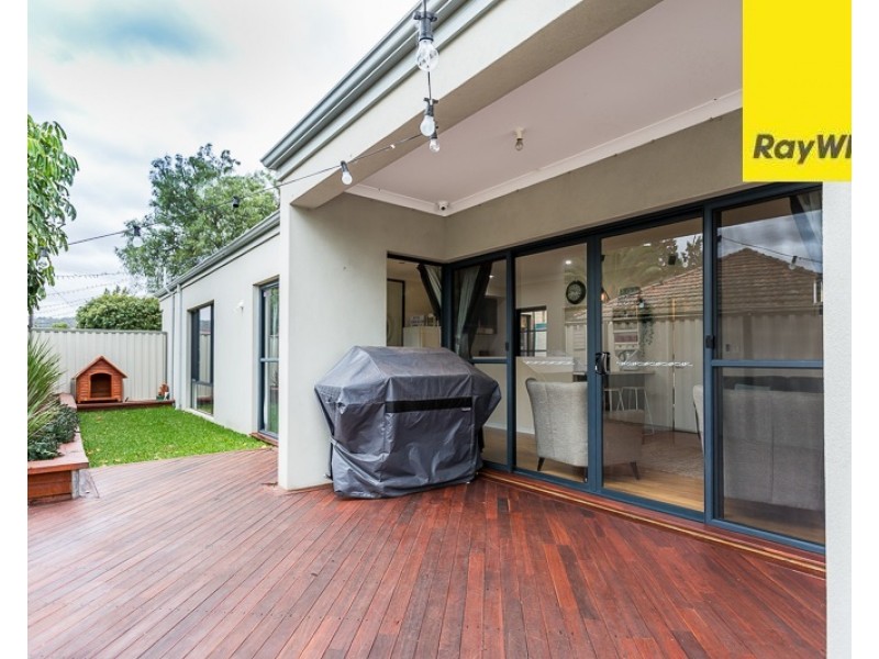 4B Locksley Avenue, Armadale WA 6112
