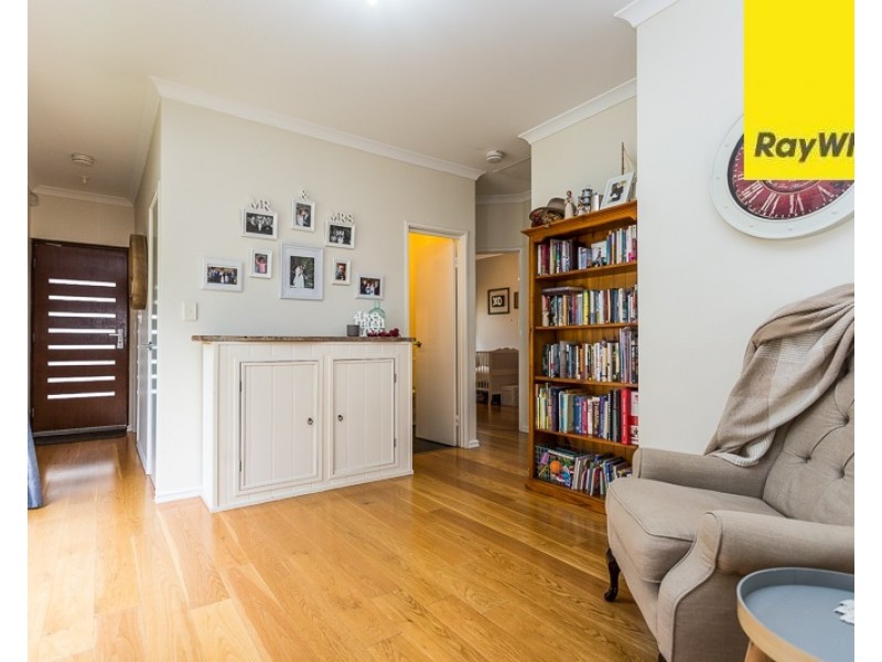 4B Locksley Avenue, Armadale WA 6112