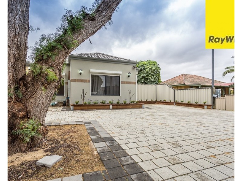 4B Locksley Avenue, Armadale WA 6112