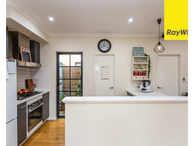 4B Locksley Avenue, Armadale WA 6112