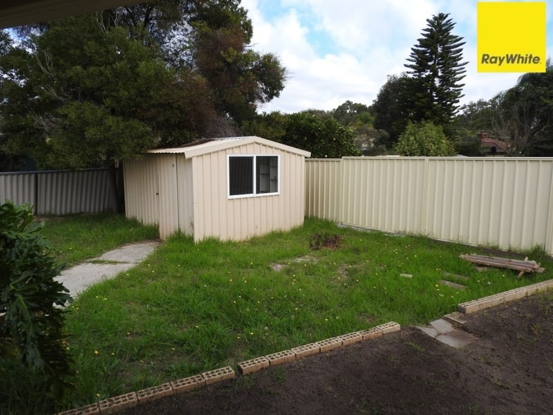18 Abernethy Grove, Seville Grove WA 6112