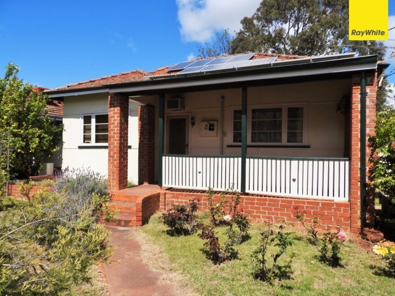 18 Seventh Road, Armadale WA 6112