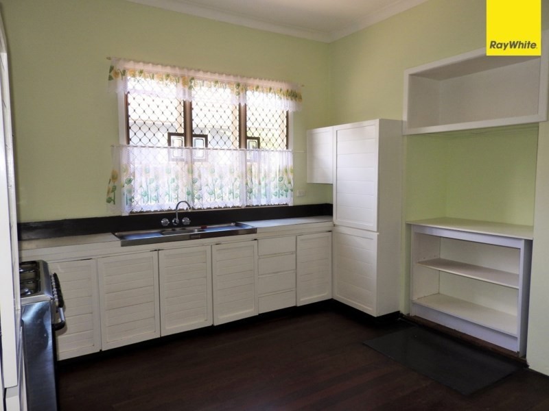 18 Seventh Road, Armadale WA 6112