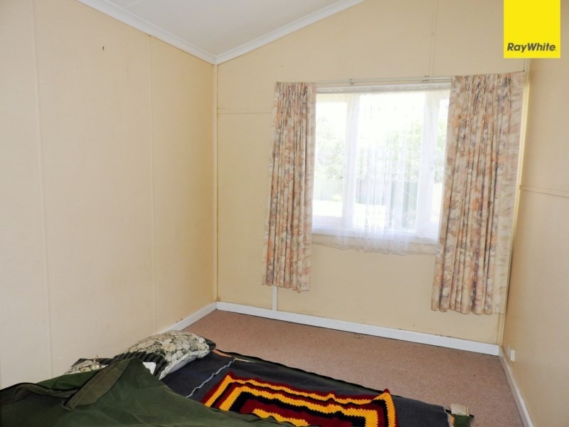 18 Seventh Road, Armadale WA 6112