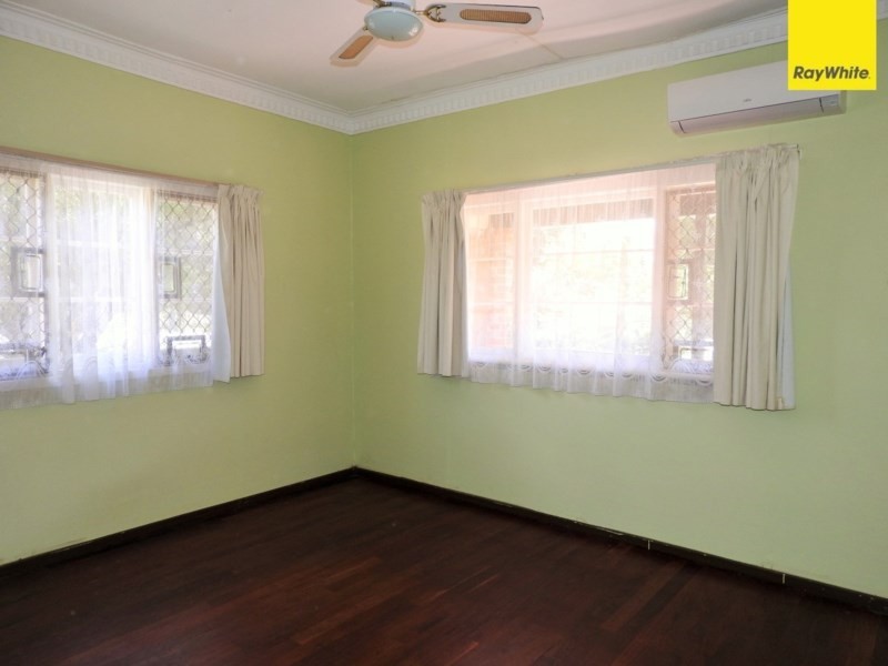 18 Seventh Road, Armadale WA 6112