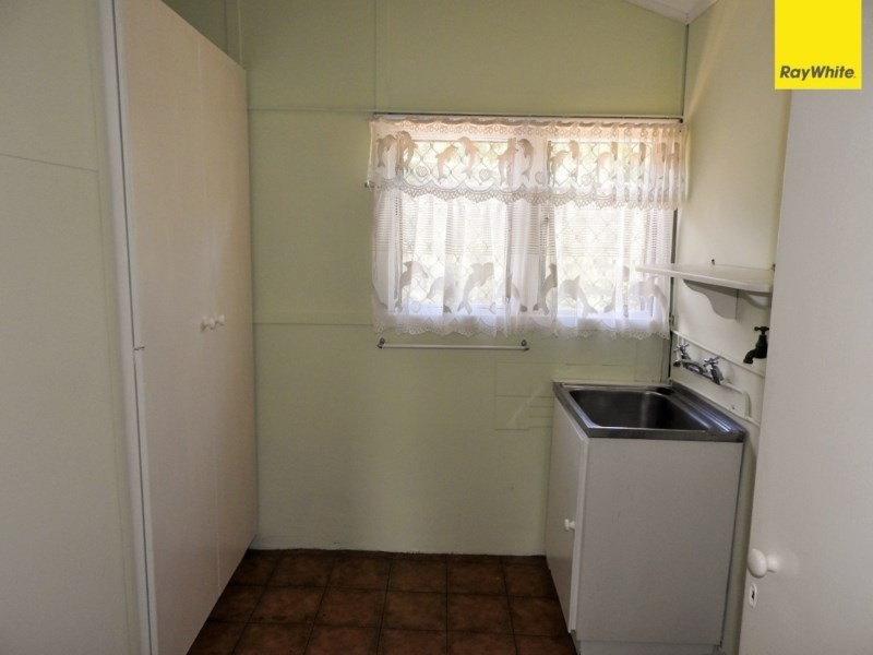 18 Seventh Road, Armadale WA 6112