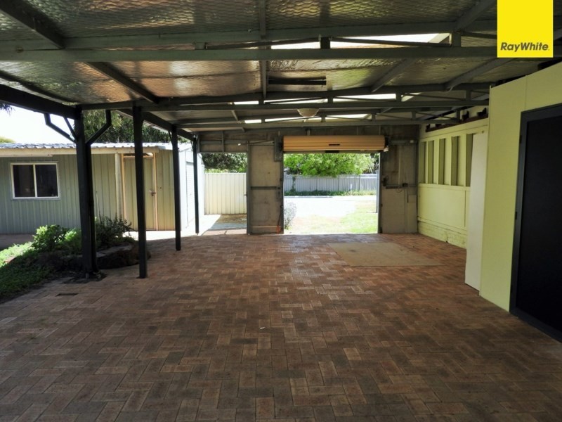 18 Seventh Road, Armadale WA 6112