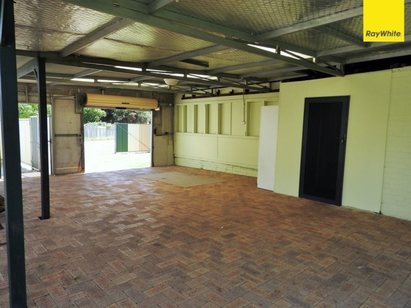 18 Seventh Road, Armadale WA 6112