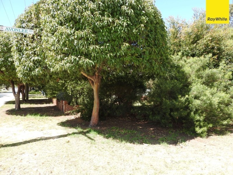 18 Seventh Road, Armadale WA 6112