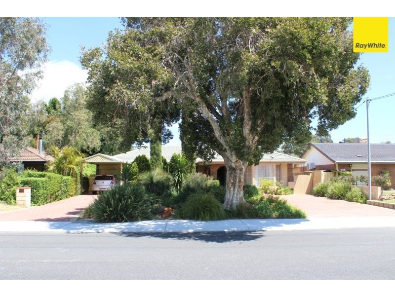 33 Parkfield Road, Kelmscott WA 6111