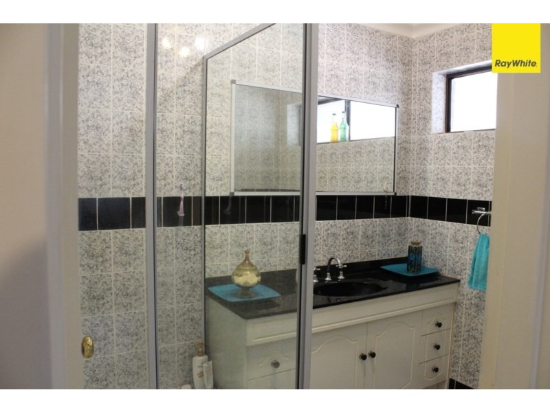 33 Parkfield Road, Kelmscott WA 6111