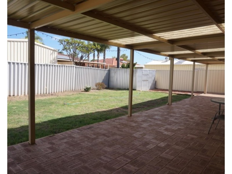 98 Brown Crescent, Seville Grove WA 6112