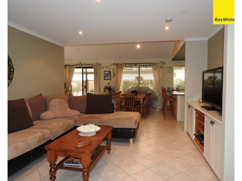 26 Roebuck Avenue, Canning Vale WA 6155