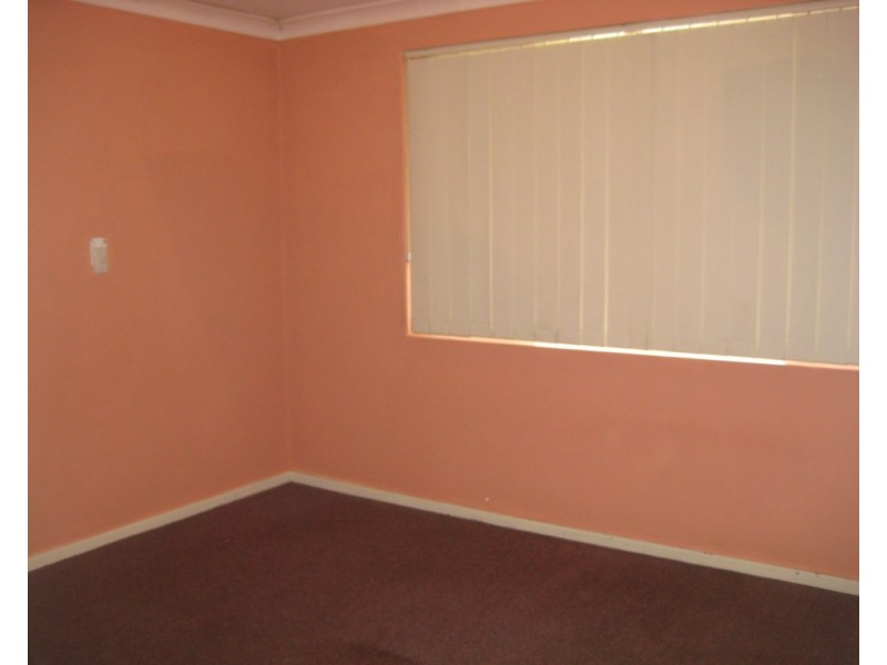 6 Silver Mallee Close, Camillo WA 6111