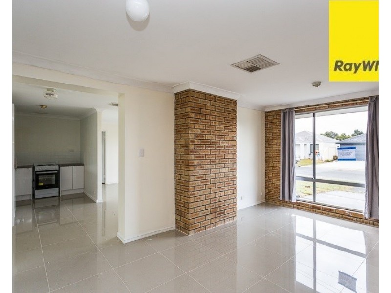 31 Girraween Street, Armadale WA 6112