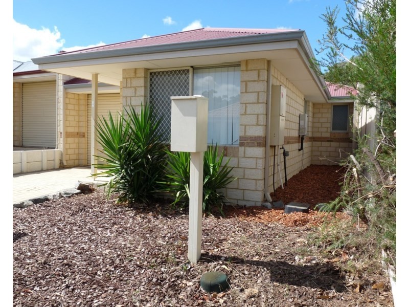 8b Devonshire Terrace, Armadale WA 6112