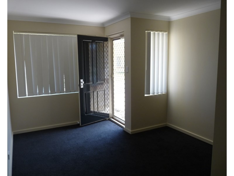 8b Devonshire Terrace, Armadale WA 6112