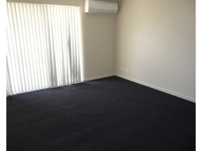 8b Devonshire Terrace, Armadale WA 6112