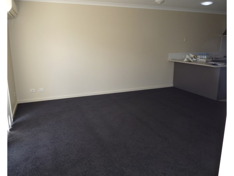 8b Devonshire Terrace, Armadale WA 6112