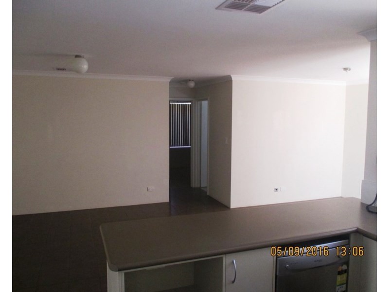 2/27 Sixth Road, Armadale WA 6112