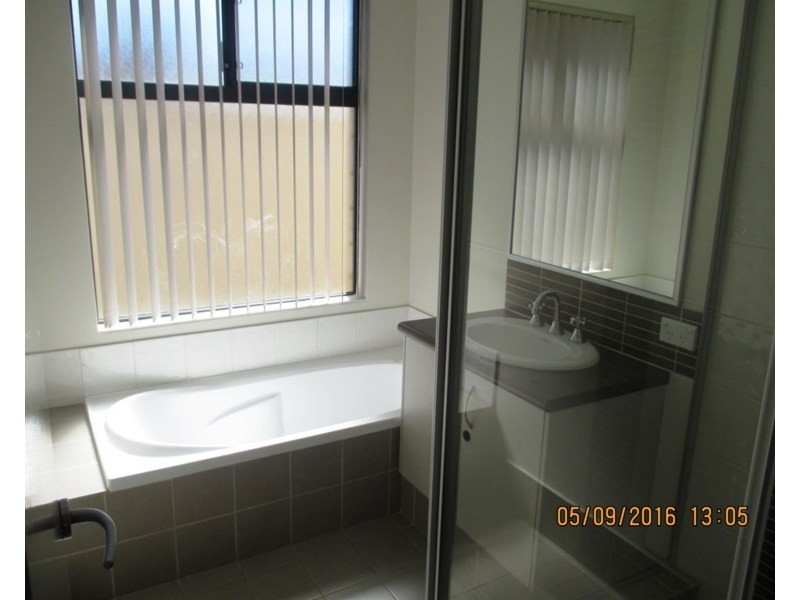 2/27 Sixth Road, Armadale WA 6112