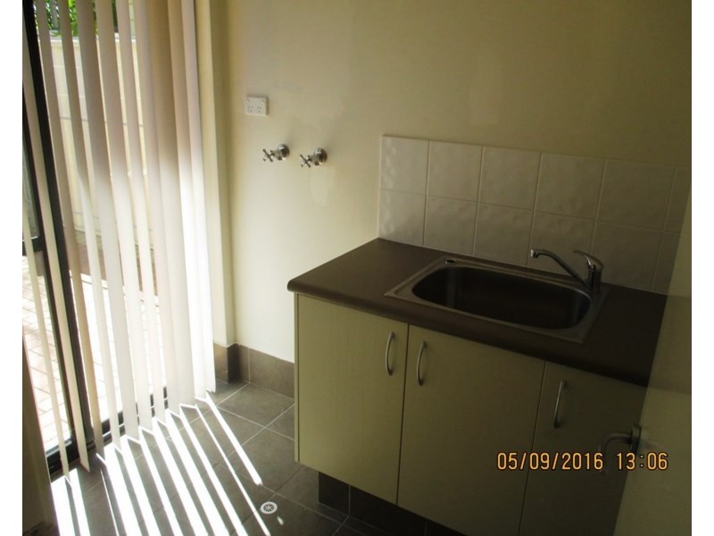 2/27 Sixth Road, Armadale WA 6112