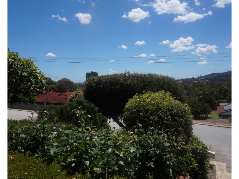 31 Ellis Road, Mount Nasura WA 6112