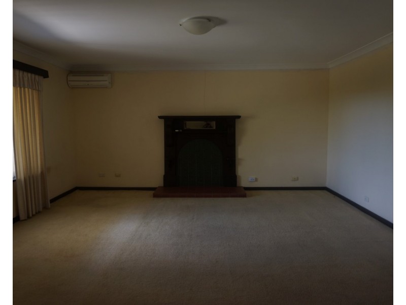 31 Ellis Road, Mount Nasura WA 6112