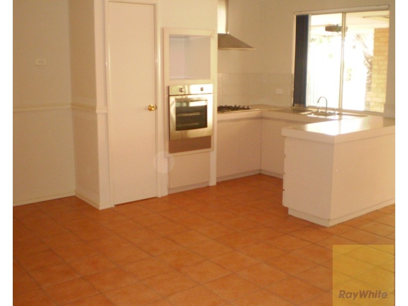 30 Chamberlain Way, Armadale WA 6112