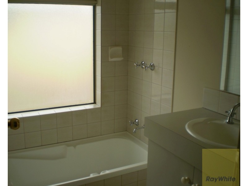 30 Chamberlain Way, Armadale WA 6112