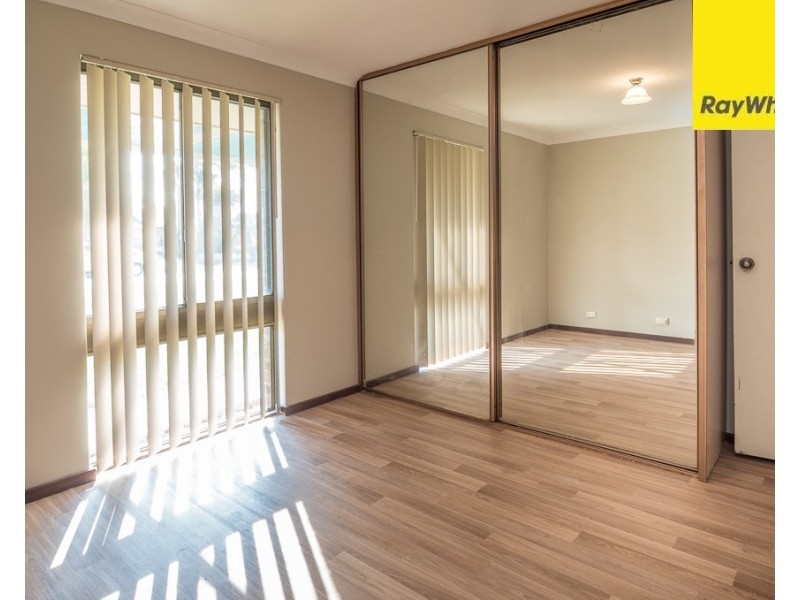 12 Silver Mallee Close, Camillo WA 6111