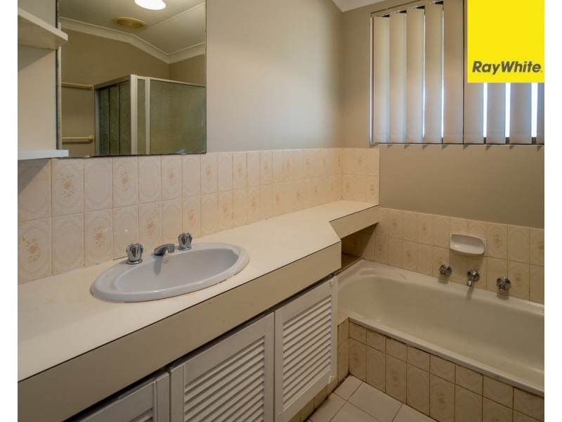 12 Silver Mallee Close, Camillo WA 6111