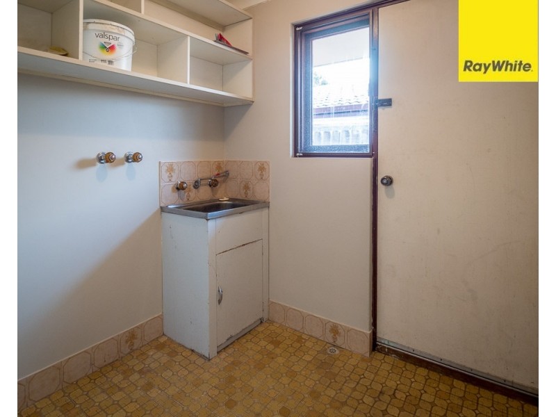 12 Silver Mallee Close, Camillo WA 6111