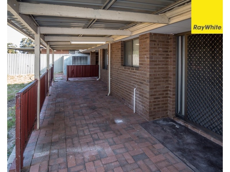 12 Silver Mallee Close, Camillo WA 6111