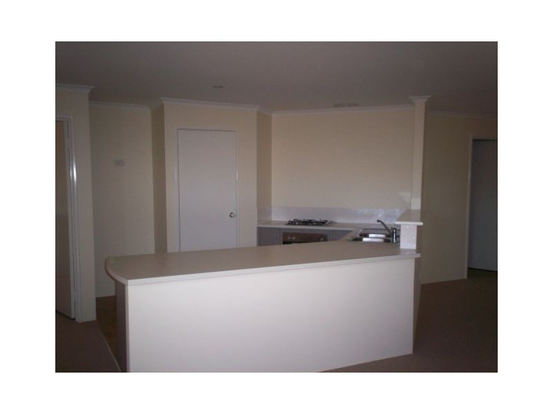 4 Rath Close, Byford WA 6122