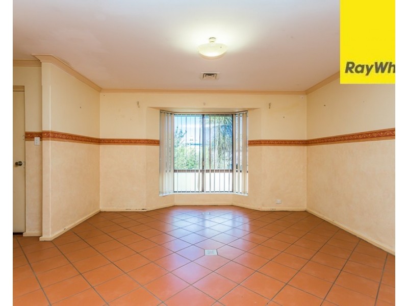 2 Junee Place, Armadale WA 6112