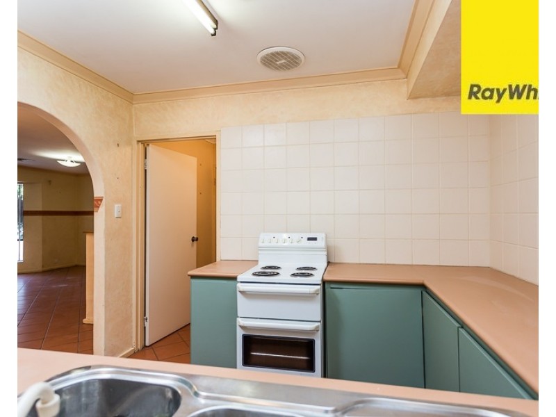 2 Junee Place, Armadale WA 6112