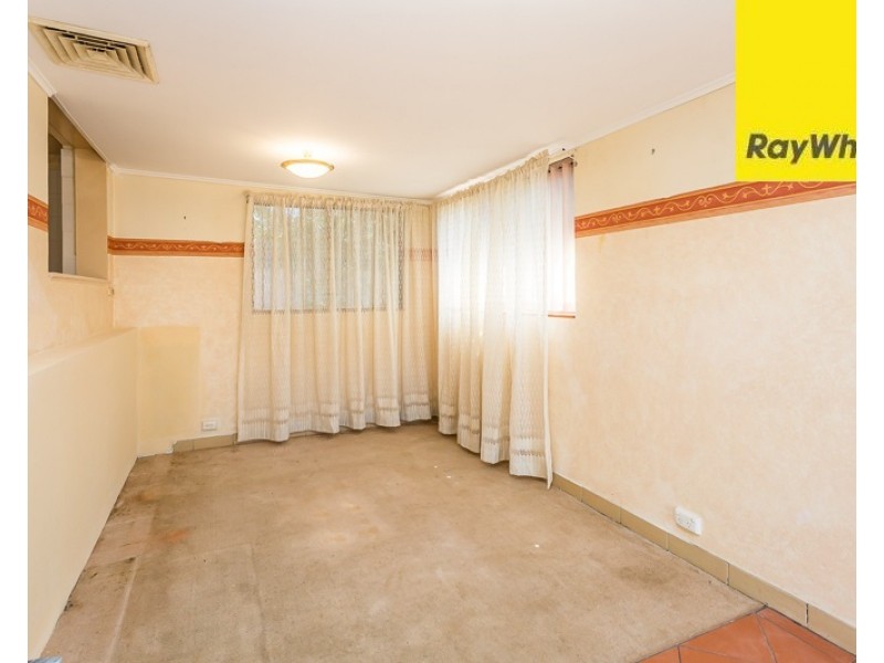 2 Junee Place, Armadale WA 6112
