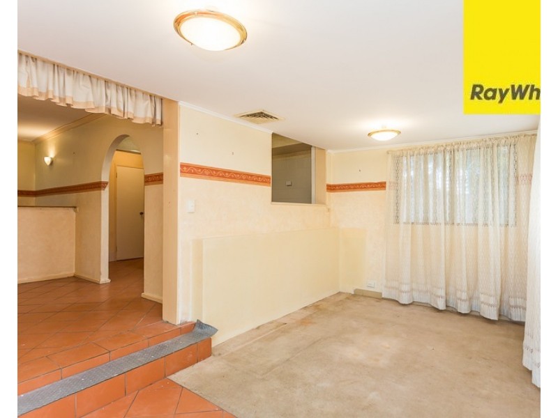 2 Junee Place, Armadale WA 6112