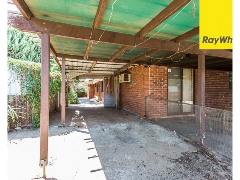 2 Junee Place, Armadale WA 6112