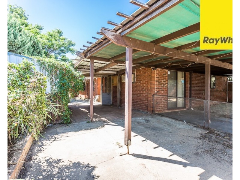 2 Junee Place, Armadale WA 6112