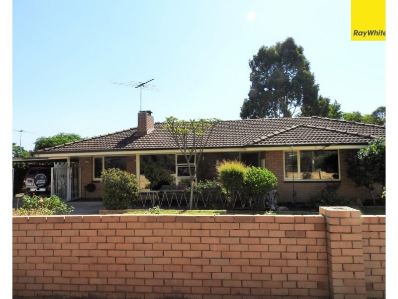 375 Railway Avenue, Armadale WA 6112